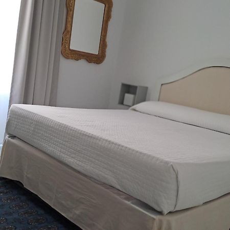 Grimaldi Apartment Σαλέρνο Εξωτερικό φωτογραφία